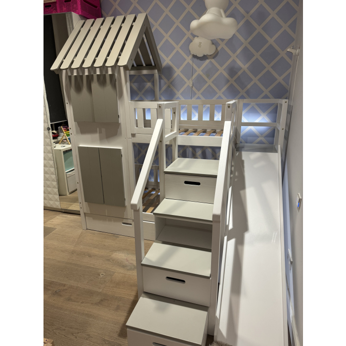 maatwerk kinderbed met trap design